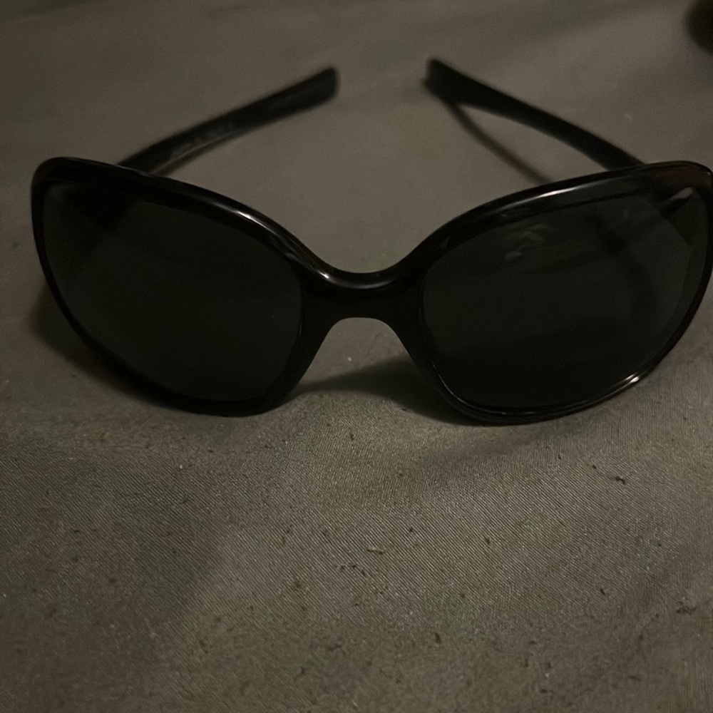 Oakley obsessed woman’s sunglasses